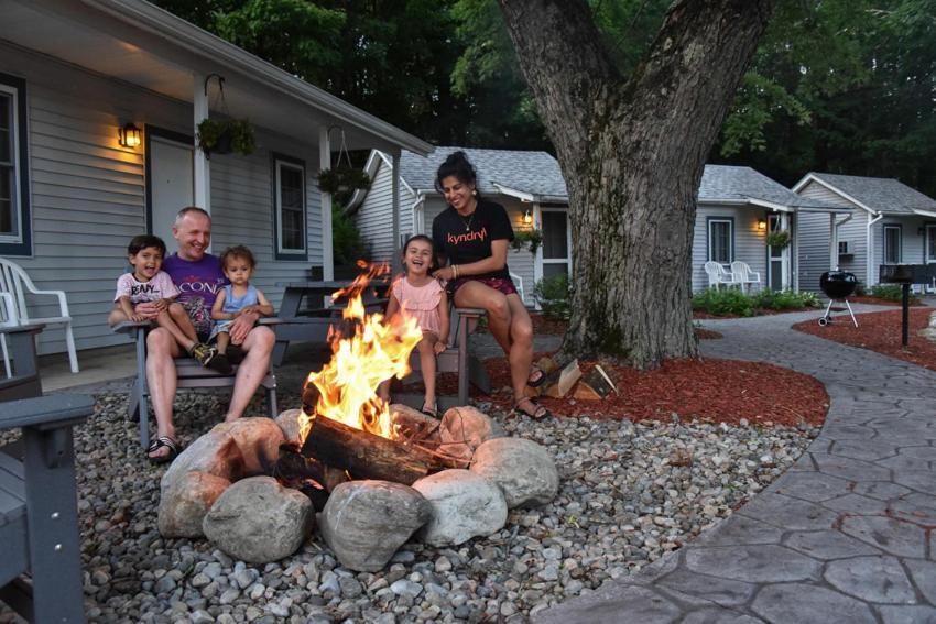 Adirondack Sunrise Lodge Lake George Eksteriør bilde