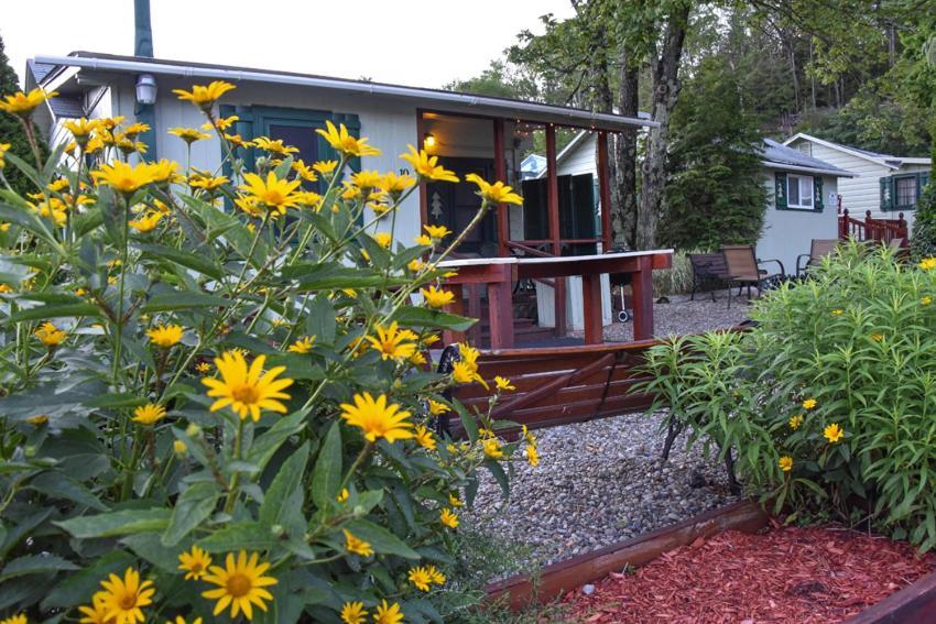 Adirondack Sunrise Lodge Lake George Eksteriør bilde